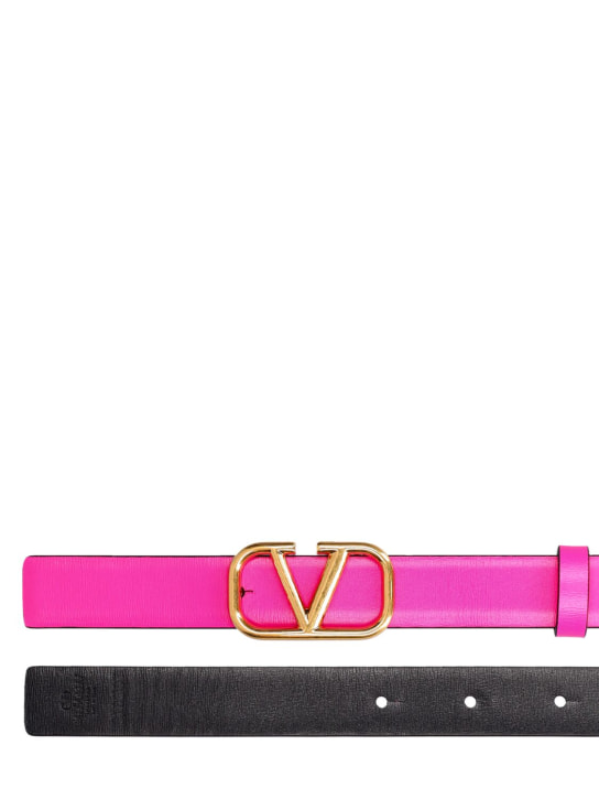 Valentino Garavani: 2cm Reversible logo leather belt - Pink Pp/Nero - women_1 | Luisa Via Roma