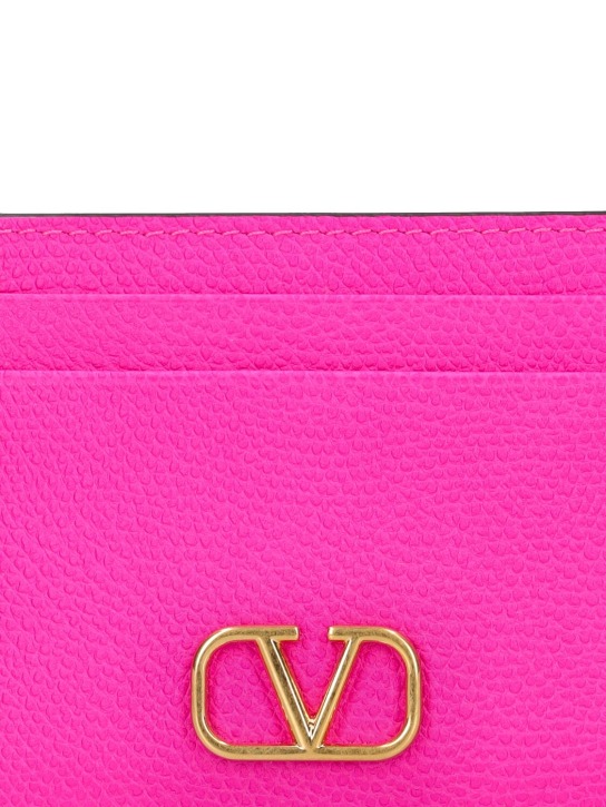 Valentino Garavani: V Logo grained leather card holder - Pink - women_1 | Luisa Via Roma