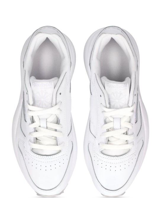 Reebok Classics: Classic Leather SP Extra スニーカー - Footwear White - women_5 | Luisa Via Roma
