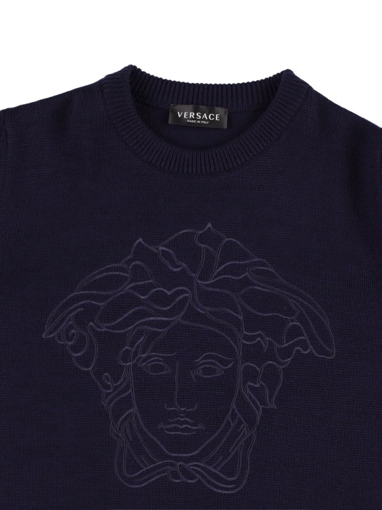 Versace: Suéter de lana con medusa bordada - Azul Marino - kids-boys_1 | Luisa Via Roma