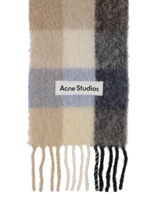 Acne Studios: Écharpe en laine d'alpaga et mohair - Bleu/Beige - men_1 | Luisa Via Roma