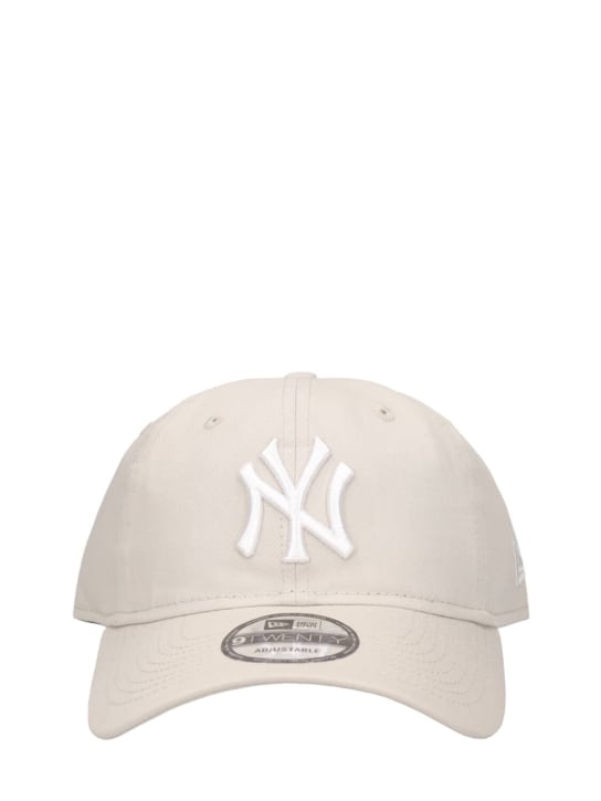 New Era: League Ess 9Twenty New York Yankees棒球帽 - 米黄色/白色 - men_0 | Luisa Via Roma