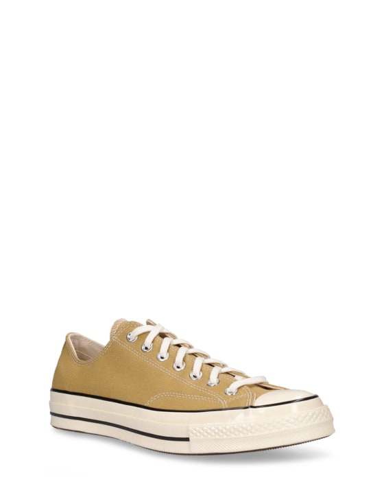 Converse: Chuck 70 Low sneakers - Beige - women_2 | Luisa Via Roma