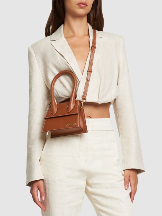 Jacquemus: Le Chiquito Moyen leather top handle bag - Light Brown - women_1 | Luisa Via Roma