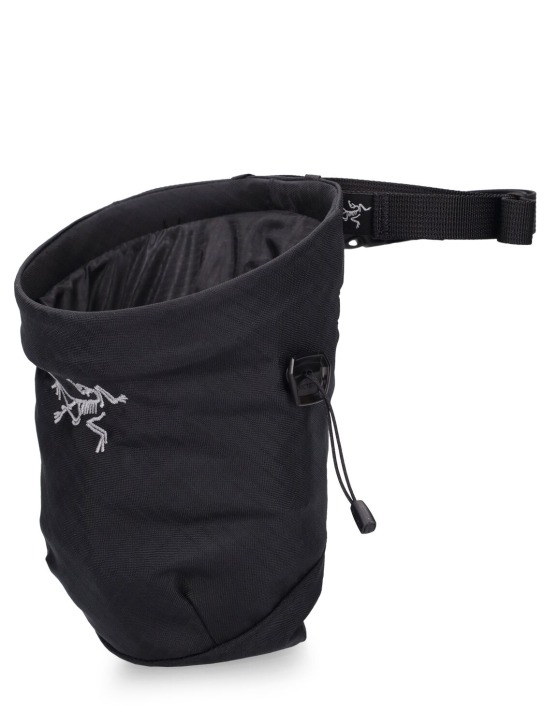 Arc'teryx: Ion small chalk bag - women_1 | Luisa Via Roma