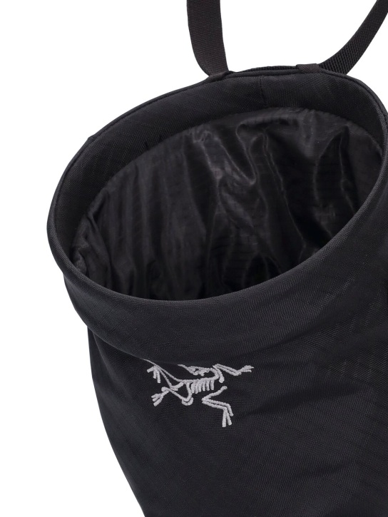Arc'teryx: Ion small chalk bag - women_4 | Luisa Via Roma