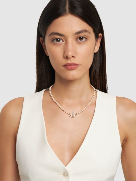 Vivienne Westwood: Olympia faux pearl collar necklace - Cream/Gold - women_1 | Luisa Via Roma