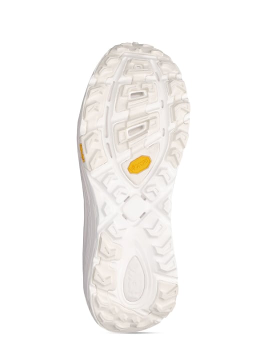 Hoka: Mafate Speed 2 sneakers - men_4 | Luisa Via Roma