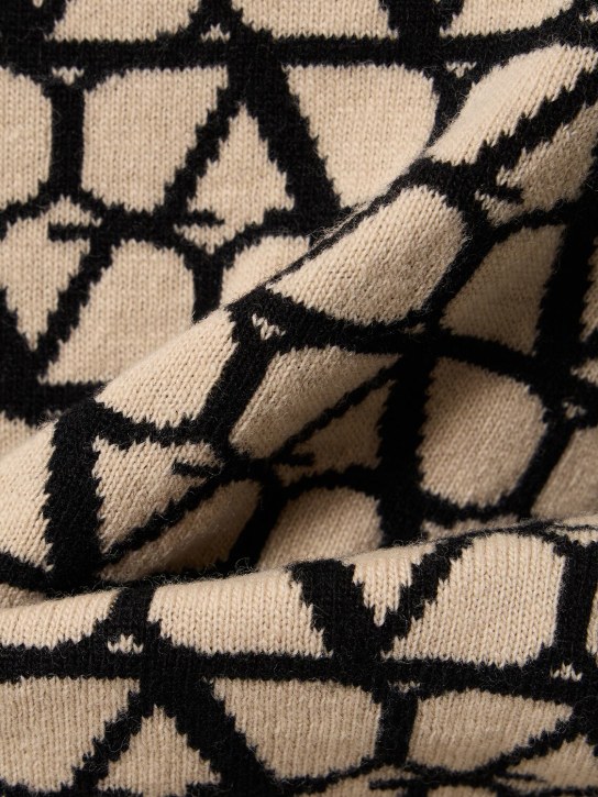 Valentino: Suéter de lana jacquard con cuello alto - Beige/Negro - women_1 | Luisa Via Roma