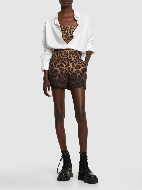 Valentino: Shorts vita alta in crepe leopard - Multicolore - women_1 | Luisa Via Roma
