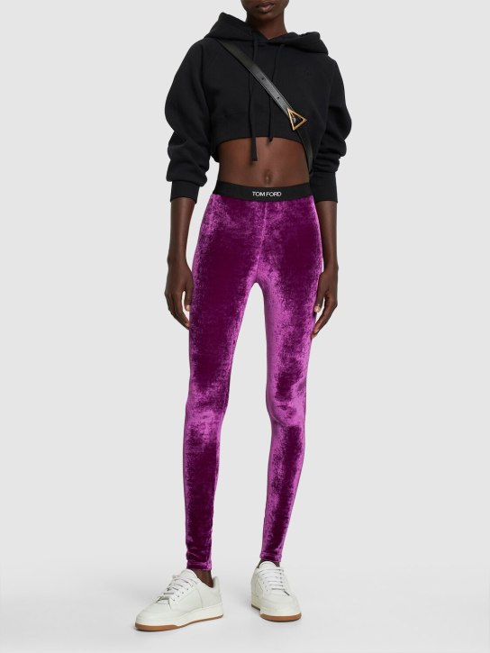 Tom Ford: 弹力天鹅绒logo紧身裤 - 紫色 - women_1 | Luisa Via Roma