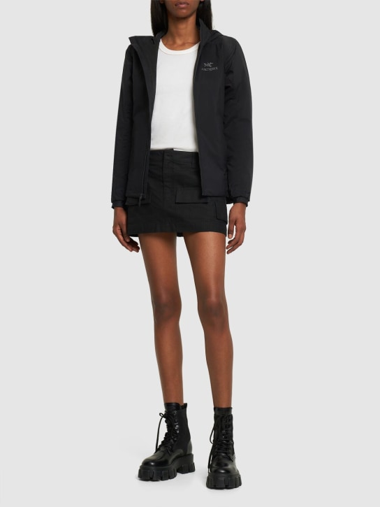 Arc'teryx: Giacca imbottita Atom con cappuccio - women_1 | Luisa Via Roma