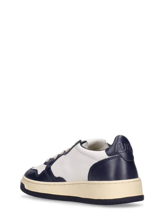 Autry: Medalist low leather sneakers - White/Blue - women_3 | Luisa Via Roma