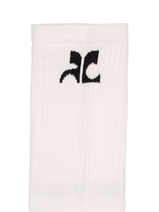 Courreges: Logo mid-length organic cotton socks - White - men_1 | Luisa Via Roma