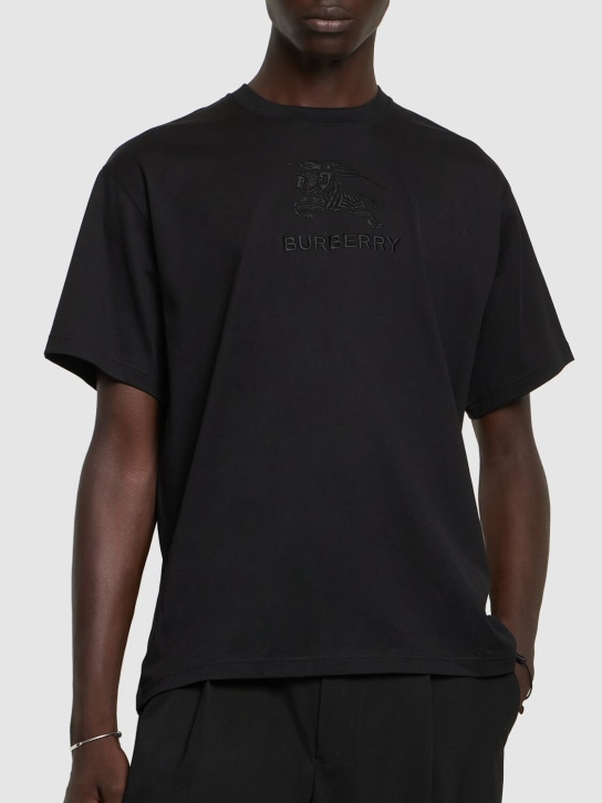 Burberry: T-Shirt mit Stickerei „Tempah“ - Schwarz - men_2 | Luisa Via Roma