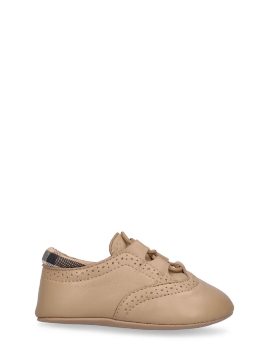 Burberry: Chaussures nouveau-né à lacets en cuir - Beige - kids-boys_0 | Luisa Via Roma