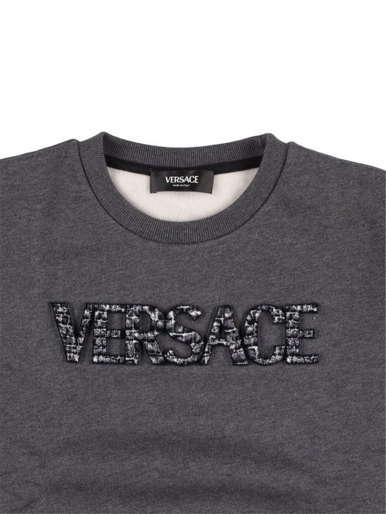 Versace: Felpa in cotone con ricamo logo - Grigio - kids-girls_1 | Luisa Via Roma