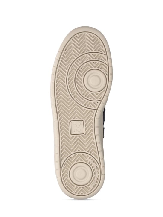Veja: V-10 sneakers - White/Black - men_4 | Luisa Via Roma