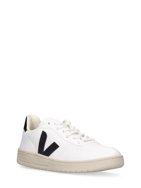 Veja: V-10 sneakers - White/Black - men_2 | Luisa Via Roma