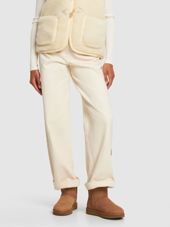 Ugg: 10mm Mini Classic II shearling boots - Tan - women_1 | Luisa Via Roma