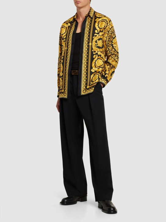 Versace: Camisa de sarga de seda con estampado barroco - Negro/Dorado - men_1 | Luisa Via Roma