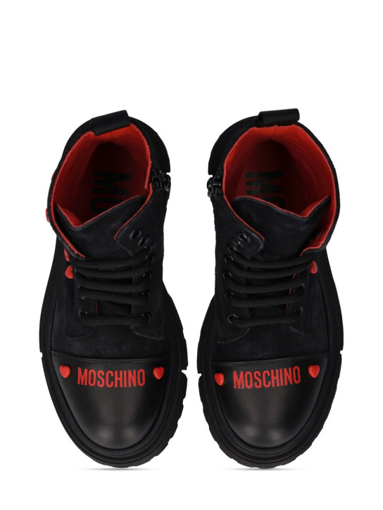Moschino: 心形装饰麂皮军风靴 - 黑色/红色 - kids-girls_1 | Luisa Via Roma