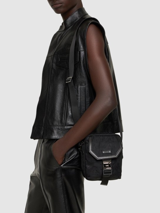 Versace: Barocco nylon messenger bag - Siyah - men_1 | Luisa Via Roma