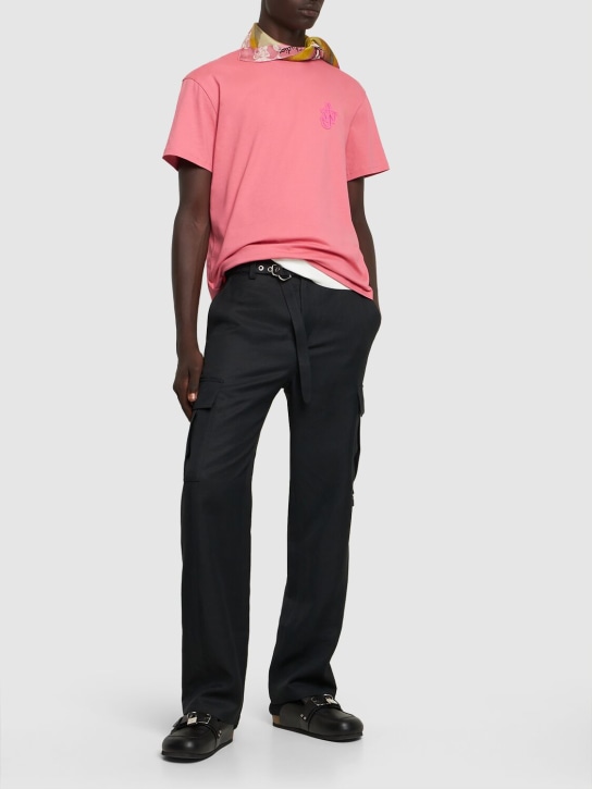 JW Anderson: 로고 패치 코튼 저지 티셔츠 - 핑크 - men_1 | Luisa Via Roma