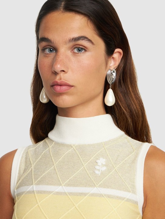 Alessandra Rich: Crystal earrings w/ pearl pendant - Crystal/White - women_1 | Luisa Via Roma
