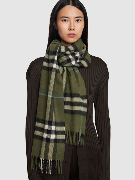 Burberry: Giant Check printed cashmere scarf - women_1 | Luisa Via Roma