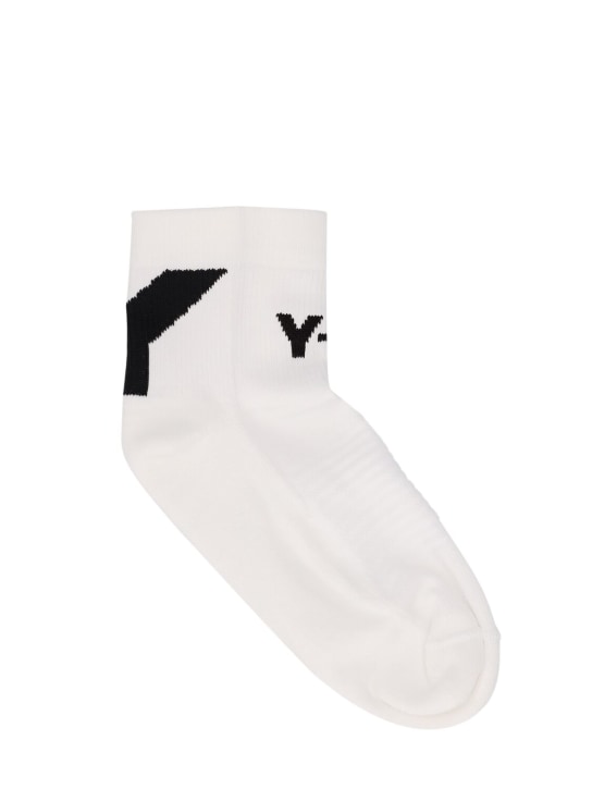 Y-3: Low socks - White - women_0 | Luisa Via Roma