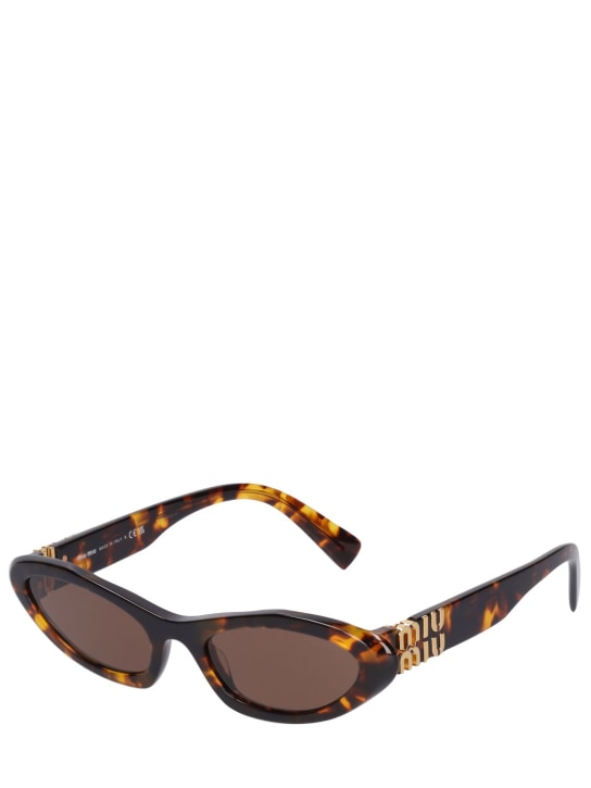 Miu Miu: Occhiali da sole cat-eye in acetato - Marrone - women_2 | Luisa Via Roma