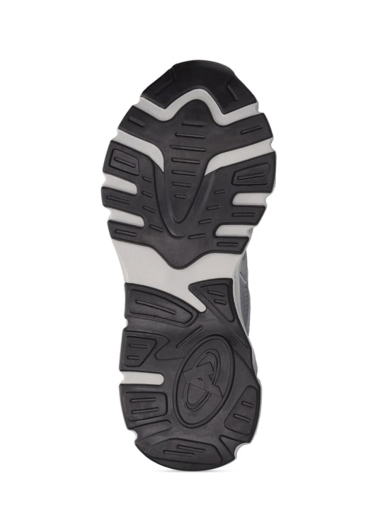 Axel Arigato: Marathon Runner sneakers - Grey/Silver - men_4 | Luisa Via Roma