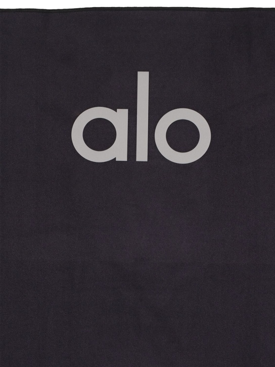 Alo Yoga: Grounded防滑毛巾垫 - 黑色 - ecraft_1 | Luisa Via Roma