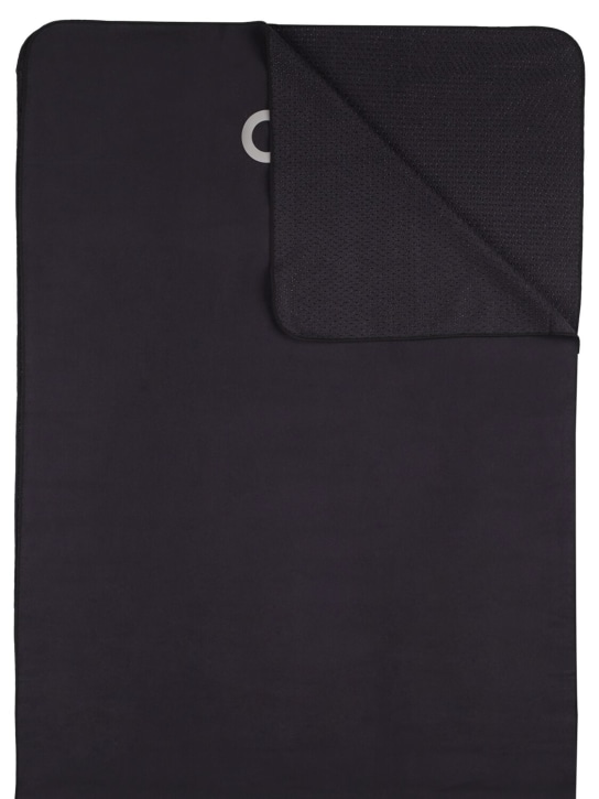 Alo Yoga: Grounded防滑毛巾垫 - 黑色 - ecraft_0 | Luisa Via Roma