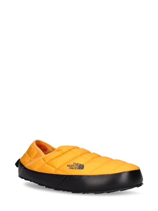 The North Face: Mocasines Thermoball Traction - Amarillo - men_1 | Luisa Via Roma