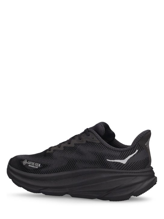 Hoka: Clifton 9 GTX sneakers - Black / Black - men_3 | Luisa Via Roma