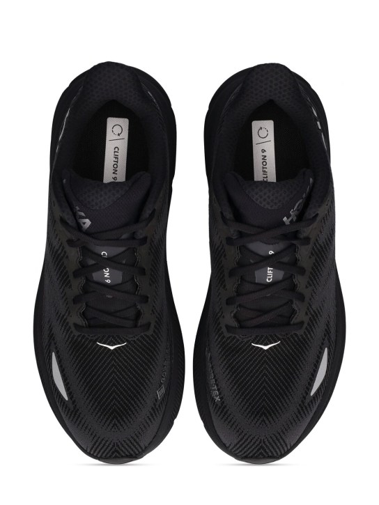 Hoka: Clifton 9 GTX sneakers - Black / Black - men_5 | Luisa Via Roma