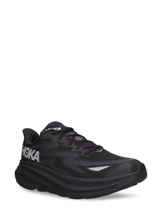 Hoka: Clifton 9 GTX sneakers - Black / Black - men_2 | Luisa Via Roma
