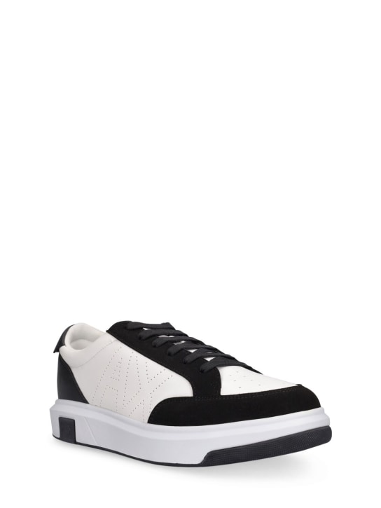 Armani Exchange: Leather low top sneakers - Beyaz/Siyah - men_1 | Luisa Via Roma