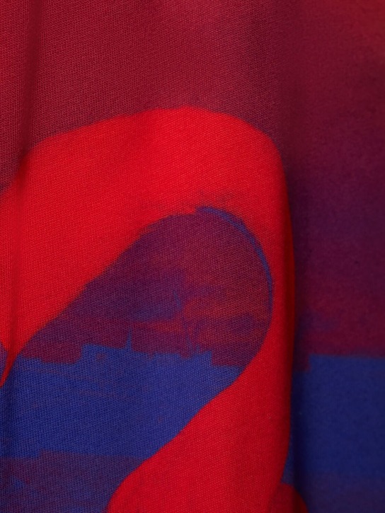 Burberry: T-shirt à imprimé cygnes - Bleu/Rouge - men_1 | Luisa Via Roma