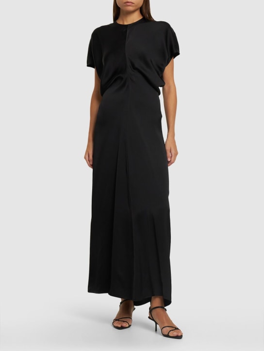 Toteme: Robe mi-longue en satin - Noir - women_1 | Luisa Via Roma