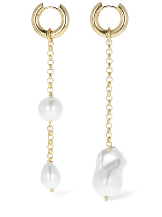 Timeless Pearly: Pearl charm mismatched earrings - Gold/Pearl - women_0 | Luisa Via Roma