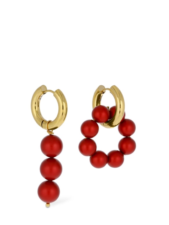 Timeless Pearly: Beaded charm mismatched earrings - Gold/Red - women_0 | Luisa Via Roma