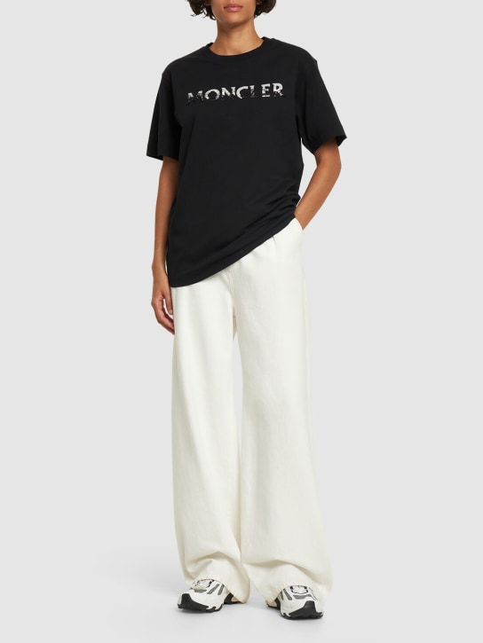 Moncler: Logo cotton jersey t-shirt - Siyah - women_1 | Luisa Via Roma