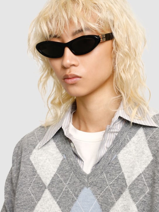 Miu Miu: Cat-eye acetate sunglasses - Black/Grey - women_1 | Luisa Via Roma