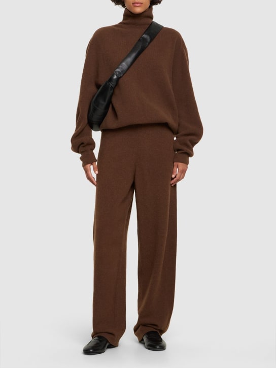 Lemaire: Soft wool blend curved pants - Brown - women_1 | Luisa Via Roma