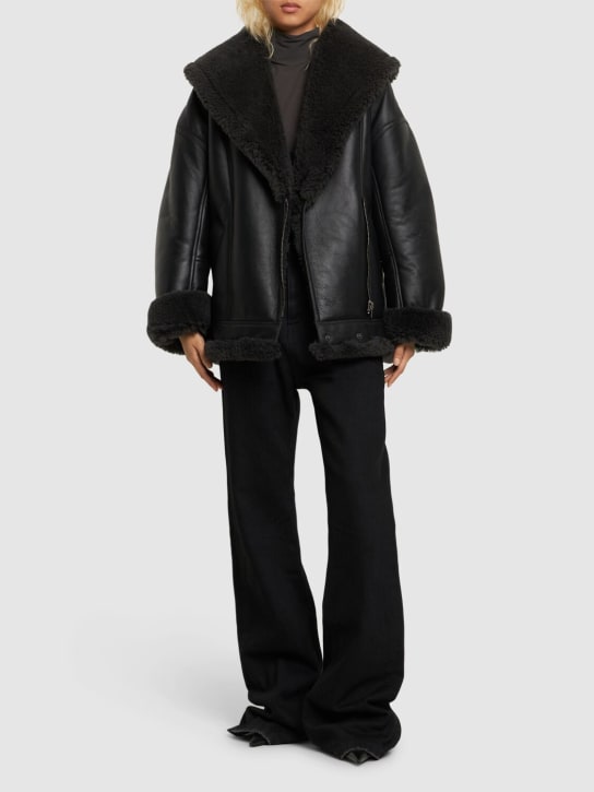 Acne Studios: Leather shearing jacket w/shawl collar - Siyah - women_1 | Luisa Via Roma