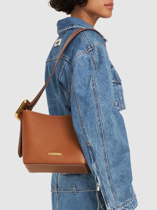 Jacquemus: Le Petit Regalo leather shoulder bag - Açık Kahverengi - women_1 | Luisa Via Roma