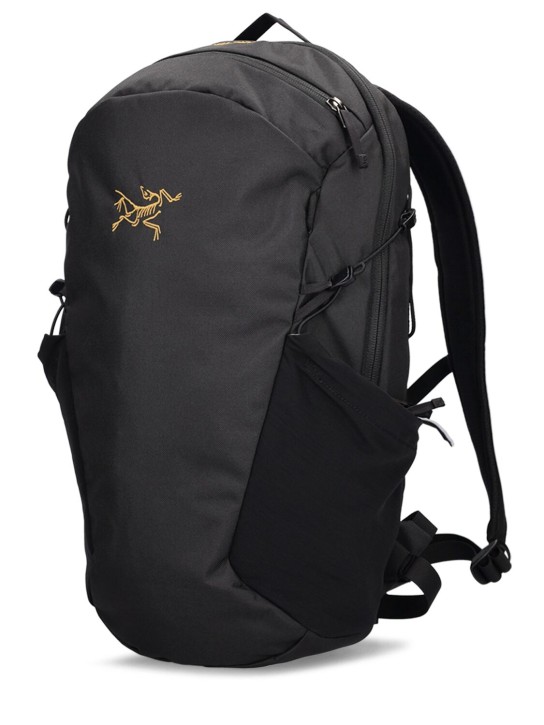 Arc'teryx: Zaino Mantis 16L - women_1 | Luisa Via Roma